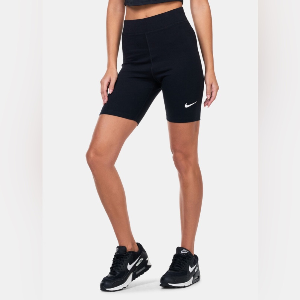 Nike Women's Black Shorts - Picture 1 of 4
